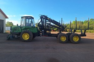 2014 John Deere 1110E  Forwarder